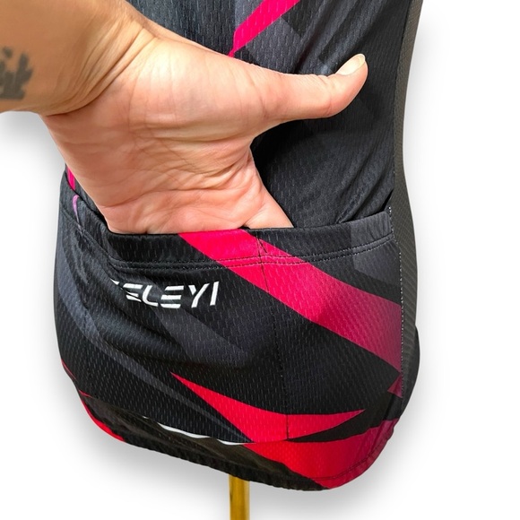 NWT Women’s Cycling Short Sleeve Shirt Bicycle Jersey Zip-up Mesh Back Pockets - Picture 9 of 10